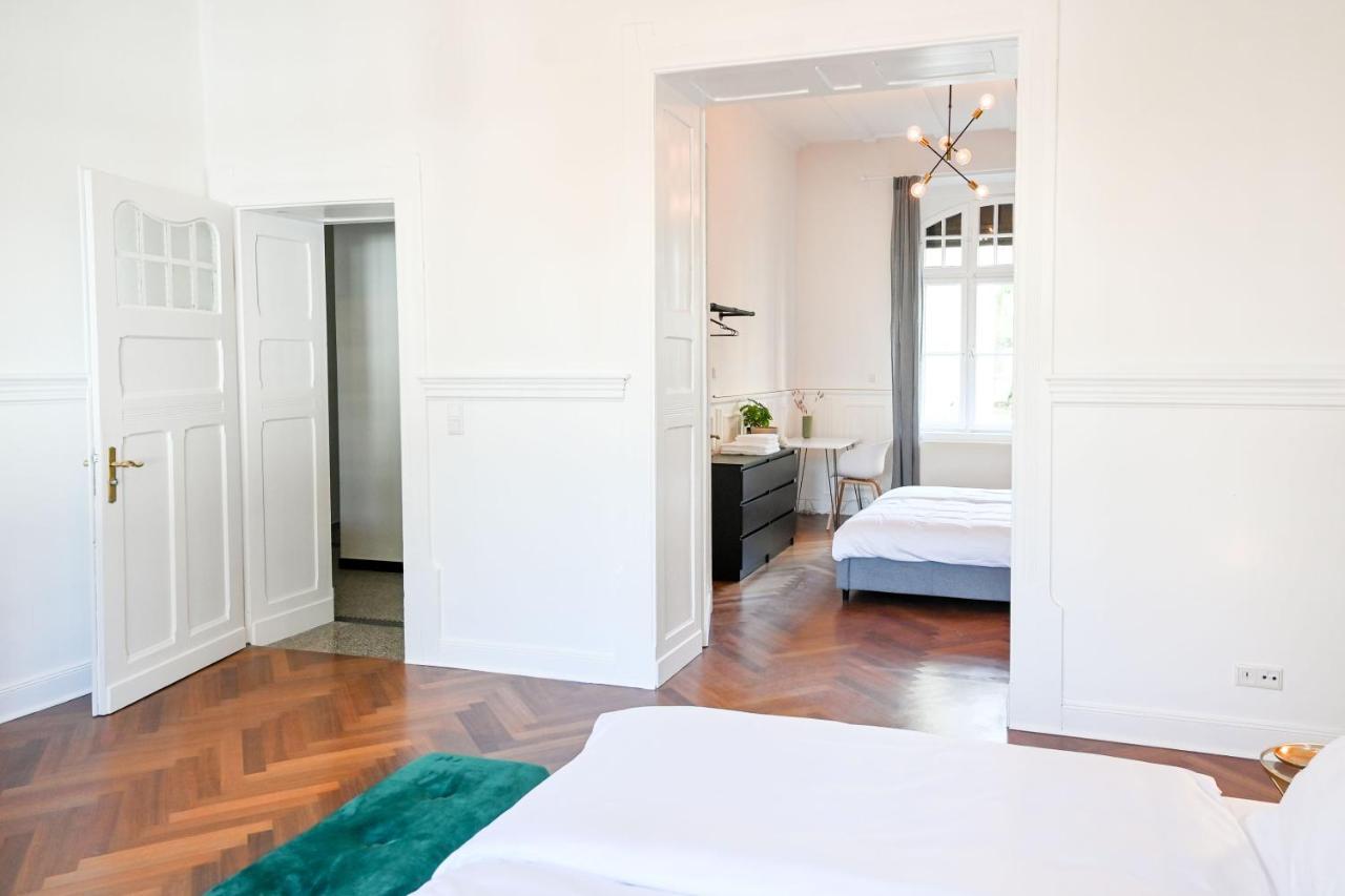 120Qm Denkmal Apartment In Krefeld Mit Stuck Und Garten - Beuys Apartments - Krefeld Exteriör bild